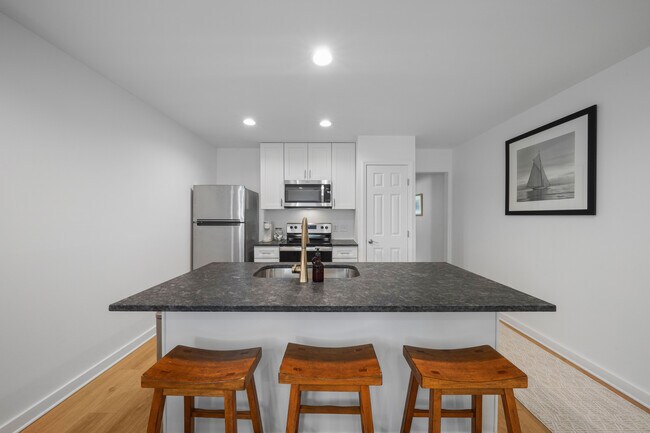 Foto del edificio - 2927 Nicholson Dr