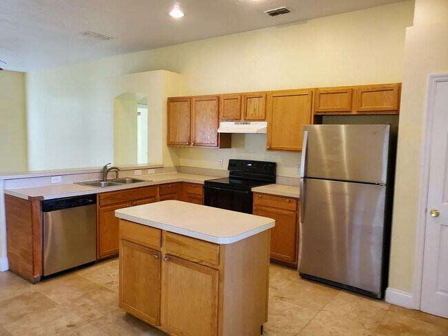 Foto del edificio - 3560 Benson Park Blvd