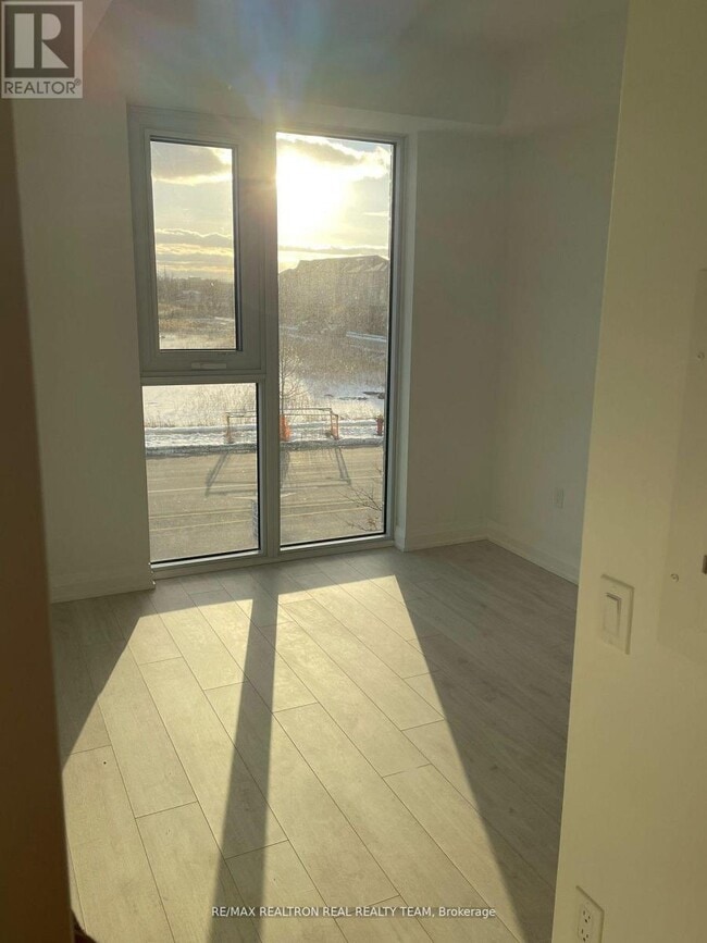 Building Photo - 412 Silver Maple Rd