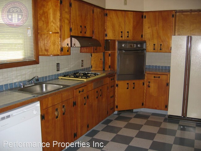 Building Photo - 4 br, 2 bath House - 2506 NE 48th Avenue