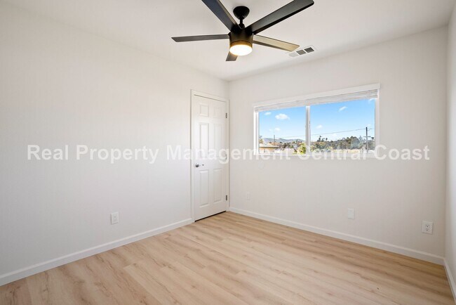 Foto del edificio - 240 S 9th St
