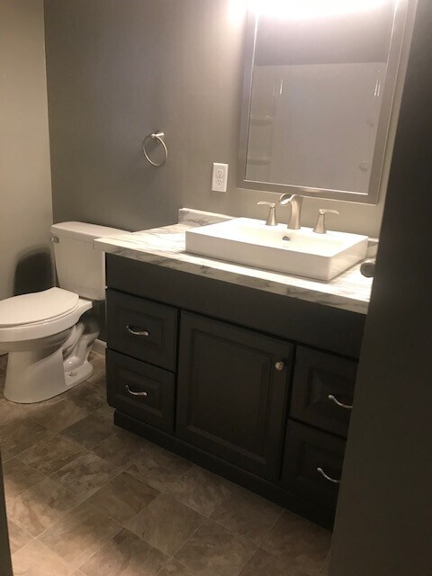 Foto del edificio - 2114 Market Ave N, Canton 10 Unit