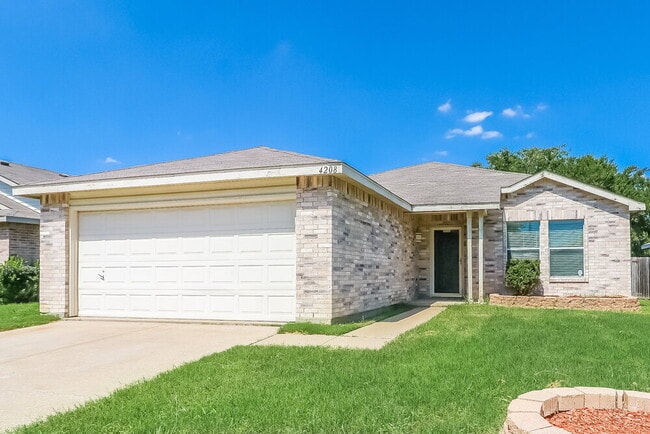 Building Photo - 4208 Hunters Creek Dr