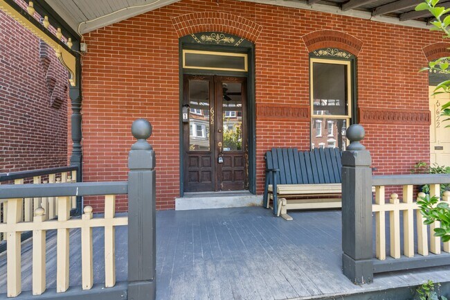 Building Photo - 622 N 6th St
