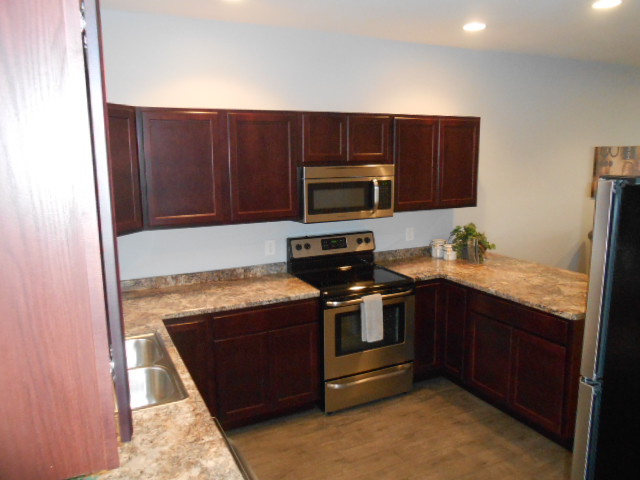 Townhome Kitchen - Park Place Apartments