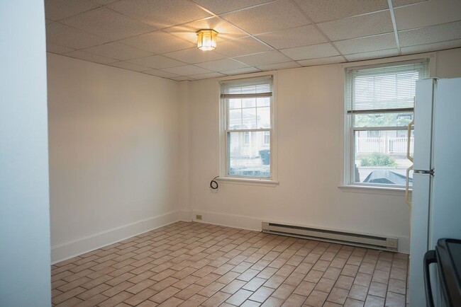Building Photo - 415 Wyandotte St