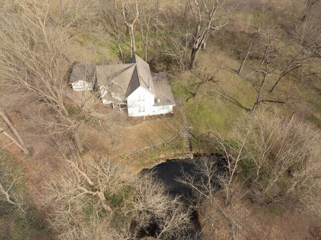 Building Photo - Peaceful Country Rental Near Flint Creek – Gentry, AR