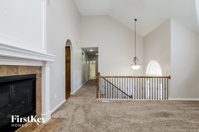 Building Photo - 308 Eagle Glen Dr