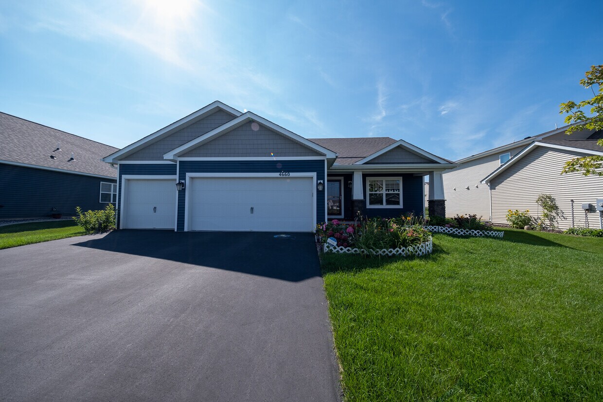 4660 Zinc Dr, Woodbury, MN 55129 House Rental in Woodbury, MN