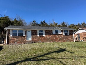 Building Photo - 544 Phipps Dr