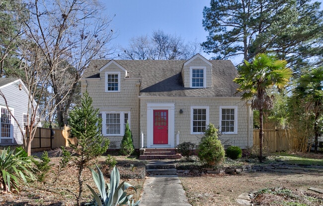 Building Photo - 132 Pinehaven Dr