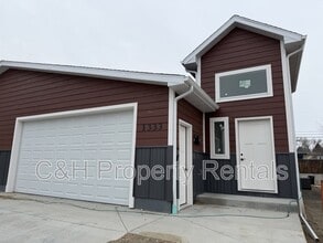 Building Photo - 1335 Lynn Ave