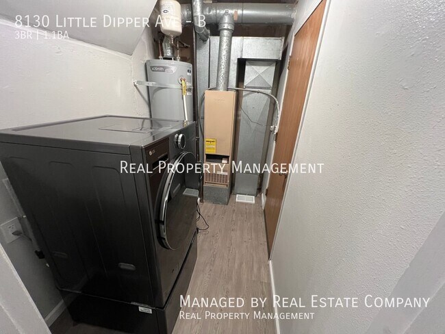 Foto del edificio - 8130 Little Dipper Ave