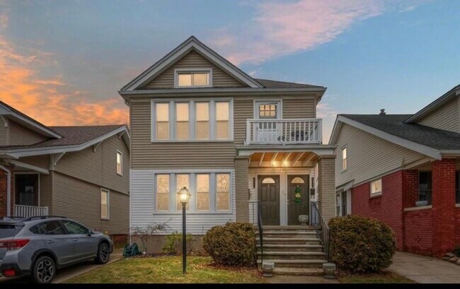 Foto del edificio - 1333 Beaconsfield Ave