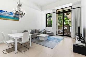 Building Photo - 701 S Olive Ave