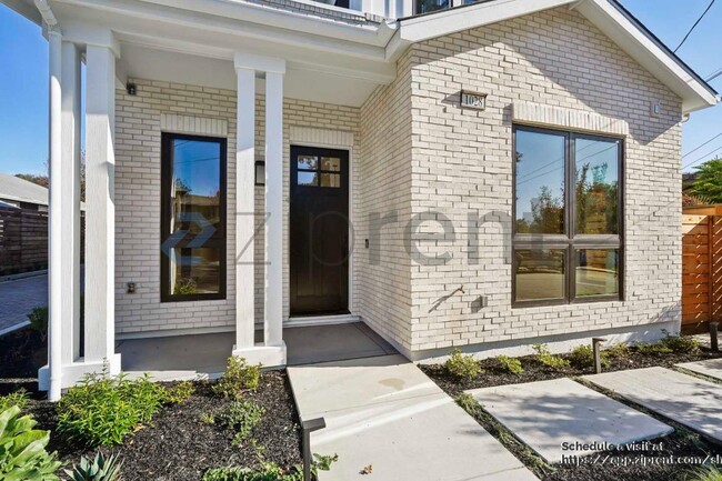 Foto del edificio - 1028 Brown Ave