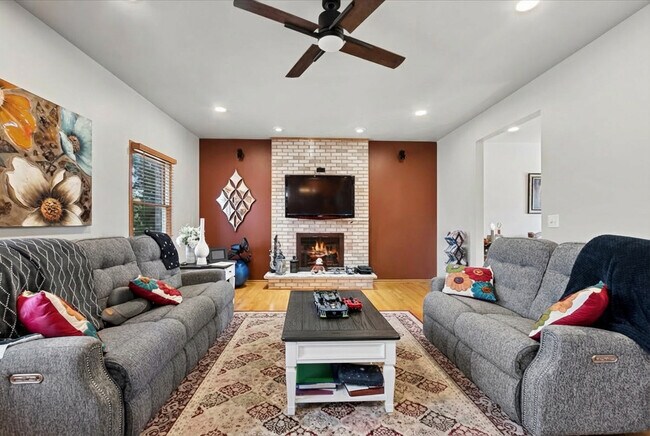 Foto del edificio - 11804 Long Run Dr