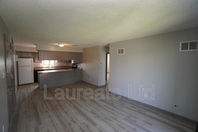 Foto del edificio - 9499 W 56th Pl