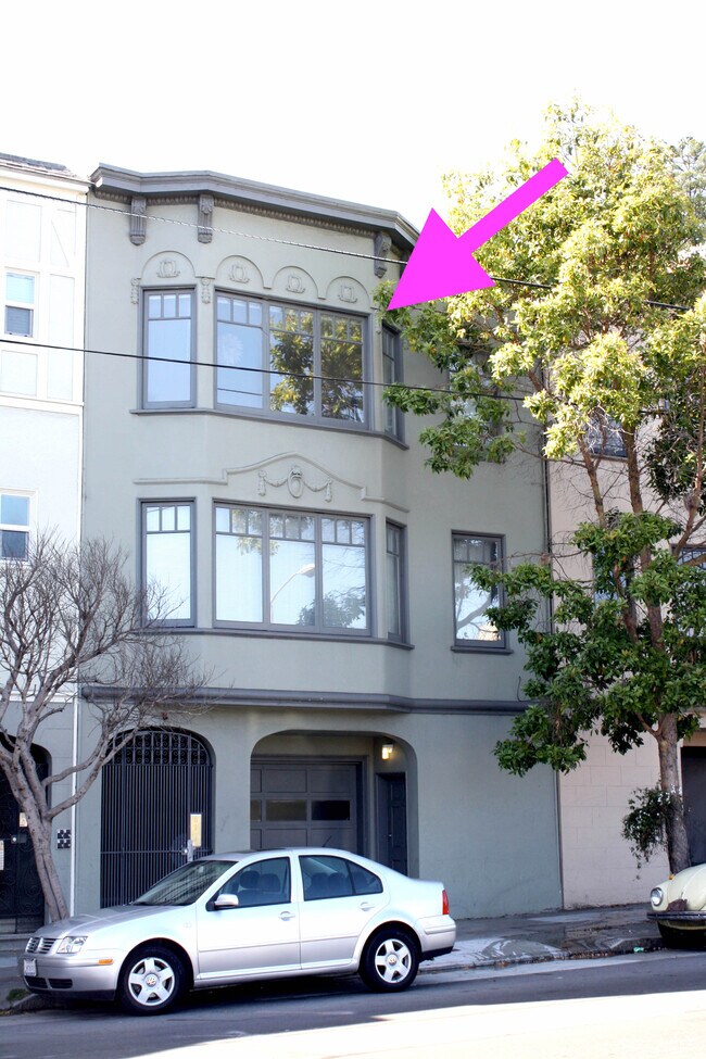 Top floor unit in small 4 unit bldg. - 1245 Oak Street Building