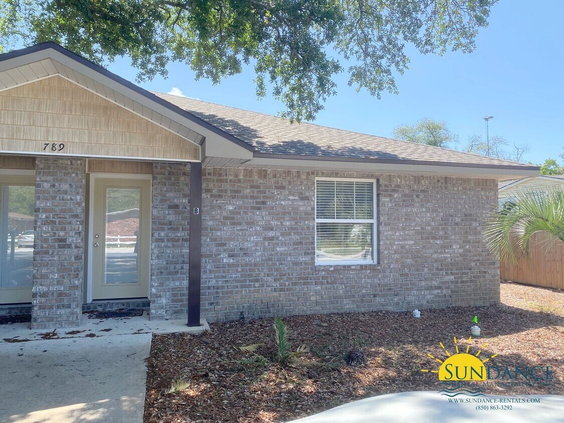 Primary Photo - Really Nice 2 Bedroom Duplex in Fort Walto...