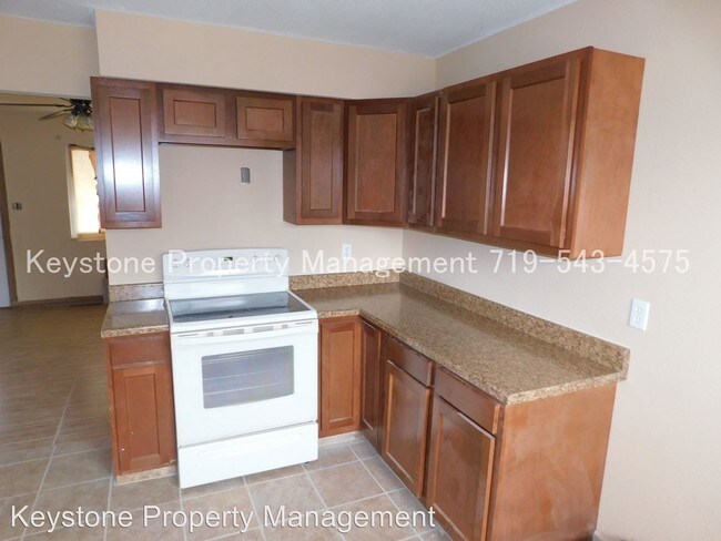 Building Photo - 3 br, 1 bath House - 3120 Skyview Avenue