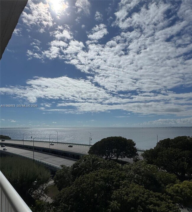 Foto del edificio - 150 SE 25th Rd