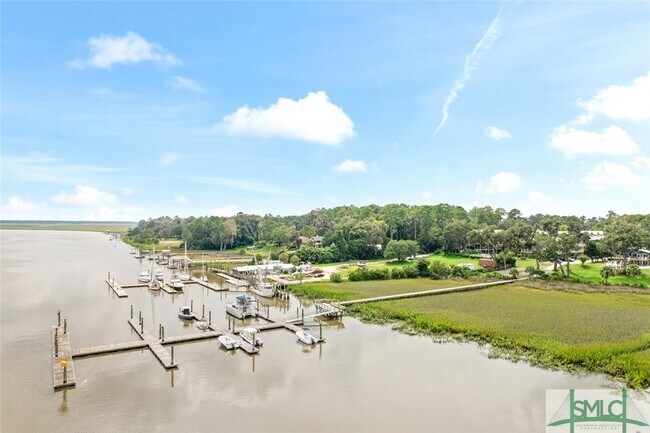 Foto del edificio - 393 Dutchman's Cove Rd