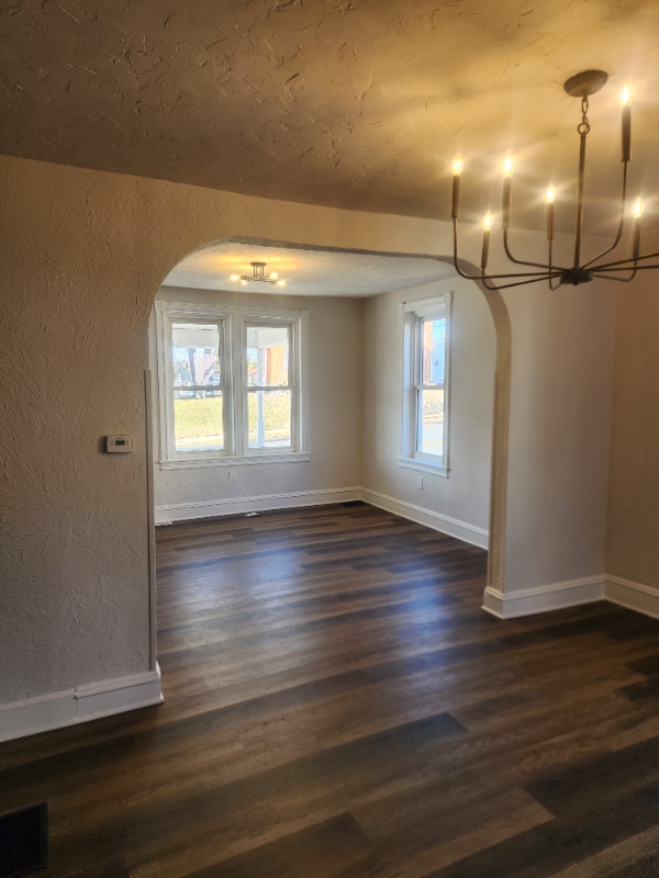 Foto del edificio - 145 N Main St