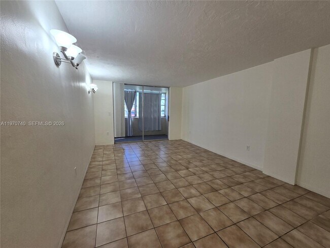 Foto del edificio - 1475 NE 125th Terrace