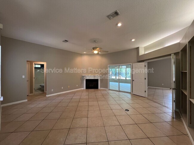 Foto del edificio - 5784 Twisted Oak Ct