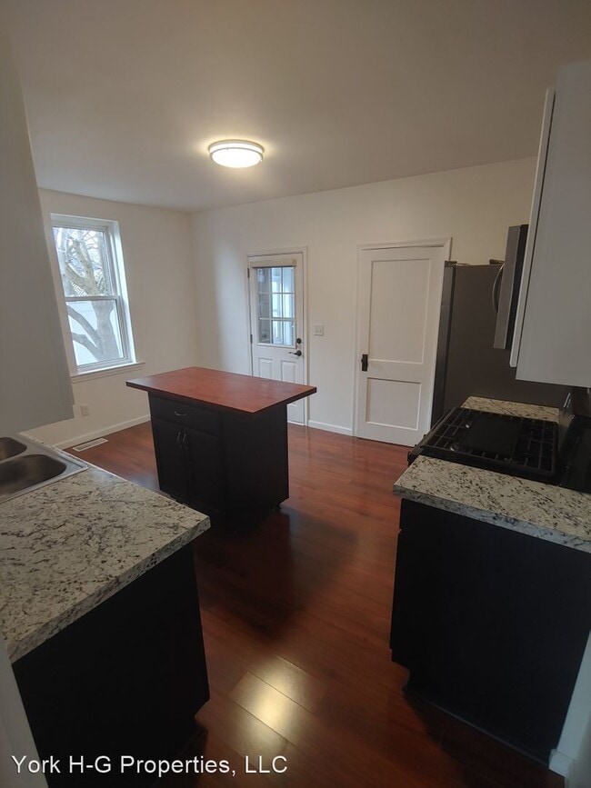 Building Photo - 3 br, 1 bath House - 213 Martin Street