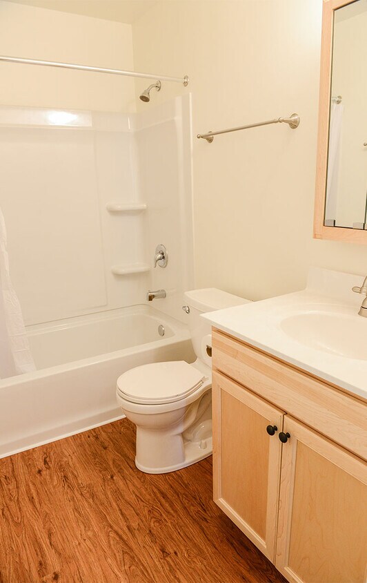 Primary Photo - 416 Wyandotte Ave