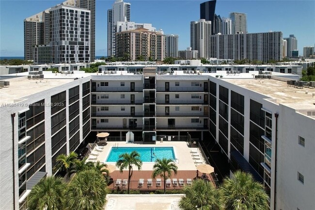 Foto del edificio - 201 178th Dr