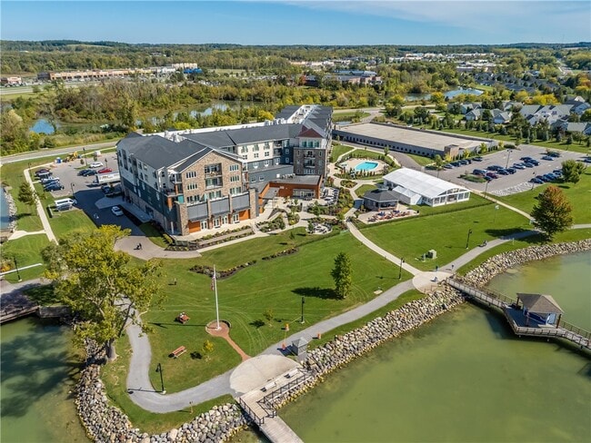 Building Photo - 205 Lakeshore Dr