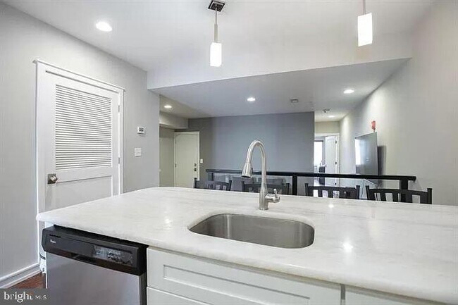 Foto del edificio - 1321 N 7th St