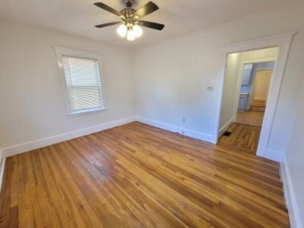 Foto del edificio - 210 Newbury Ave