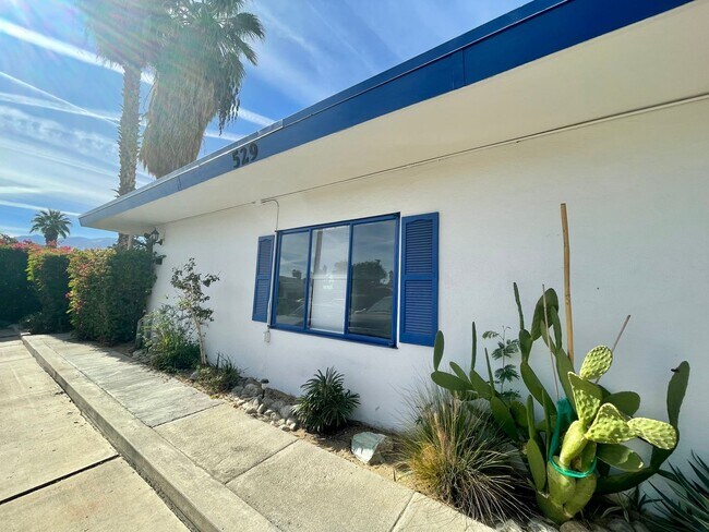 Foto del edificio - COMING SOON! 1 Bedroom 1 Bathroom Apartment in Palm Springs!
