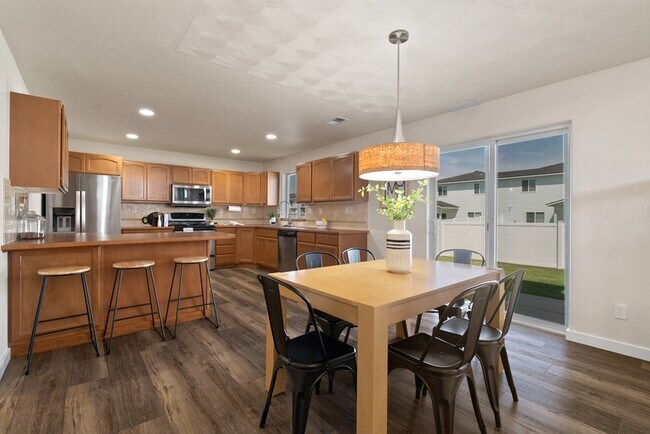 Foto del edificio - 1610 N Corbin Ln