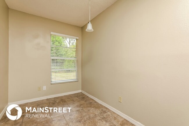 Building Photo - 441 S Sparkman Ave