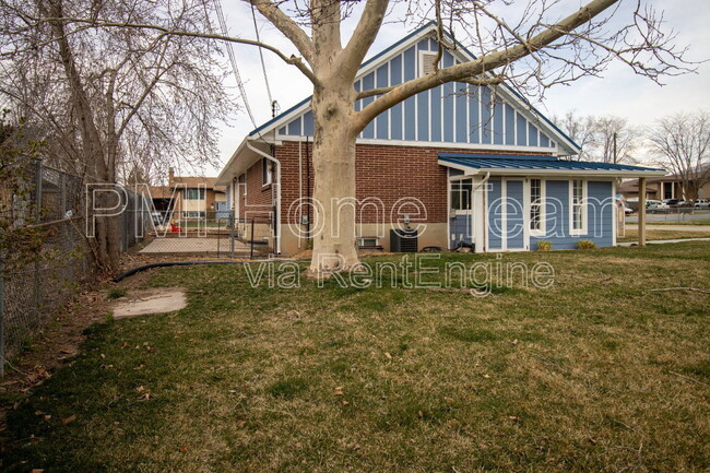 Building Photo - 477 Colonial Ave