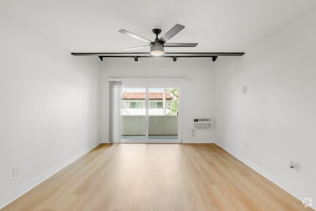 1 habitación, 1 baño - 754 pies cuadrados - Sala de estar - VIVA Apartment Homes