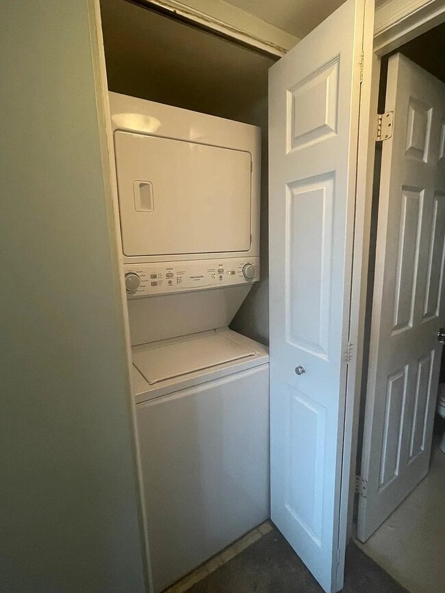 Photo - 18020 Beacon Hill Dr Apartment