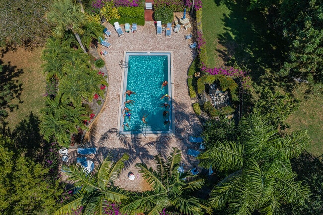 Building Photo - 1100 Ponce de Leon Cir