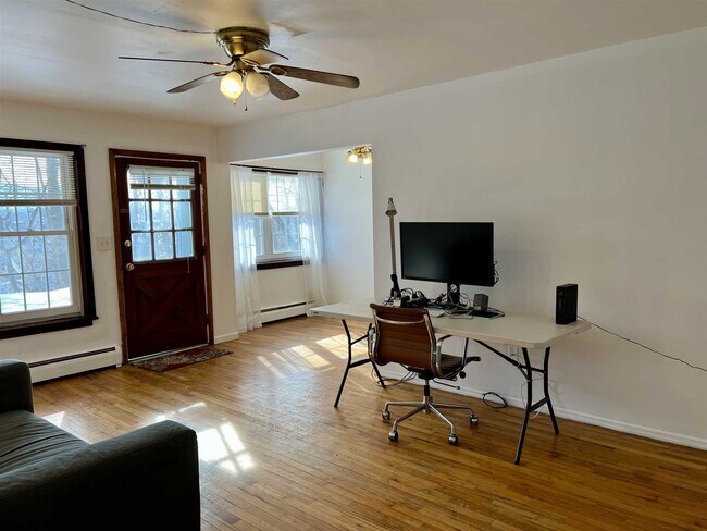 Foto del edificio - 2 Colonial Rd