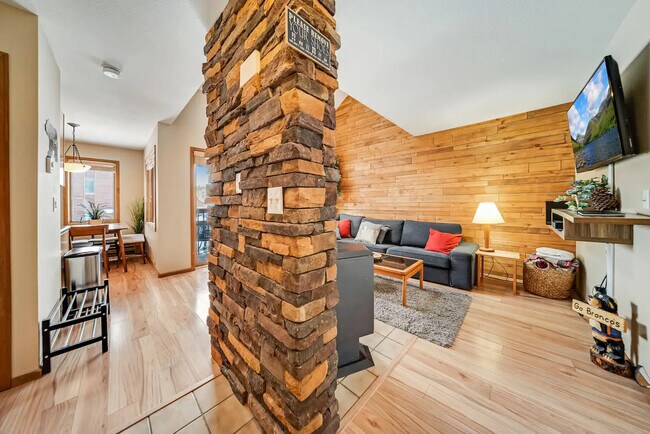 Building Photo - 253 Co Rd 4421