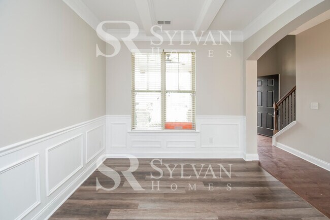 Building Photo - Enjoy living the good life in this 3 bedro...