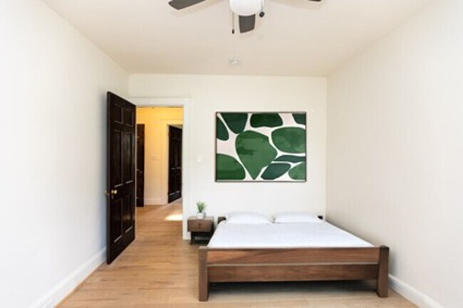 Foto del edificio - 3410 Oakenshaw Pl
