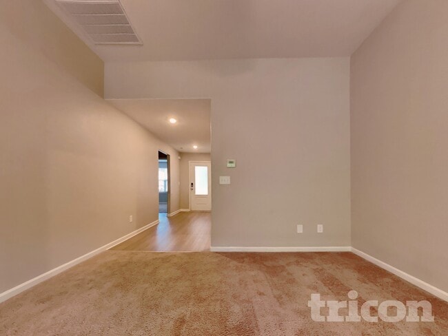 Building Photo - 59 Ivy Bank Dr