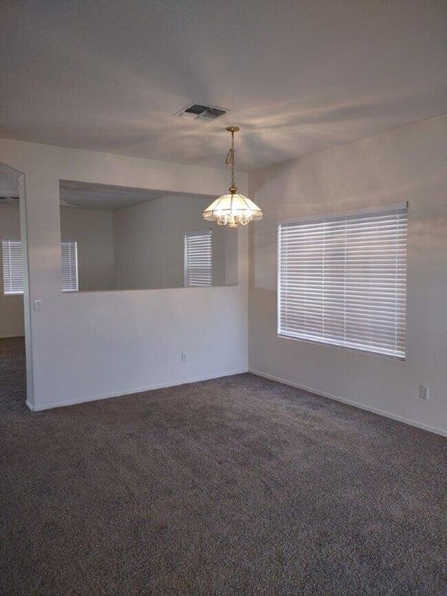 Foto del edificio - 6809 W Nicolet Ave