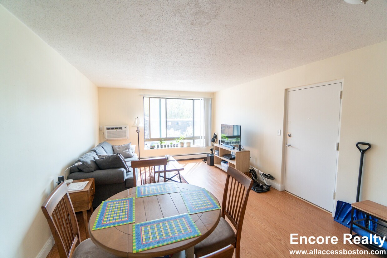 Building Photo - 109-111 Tremont St. Unit 416